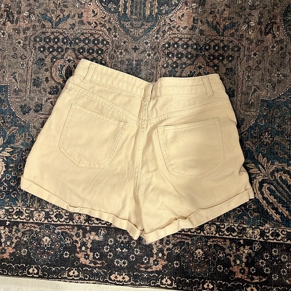 Cream forever 21 denim shorts - Picture 2 of 3